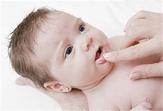<b>揭秘六个月宝宝惊人的发育历程：专家亲授的实用指南</b>